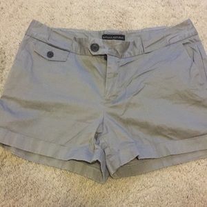 🦋 Banana Republic, Gray Shorts, Size 8